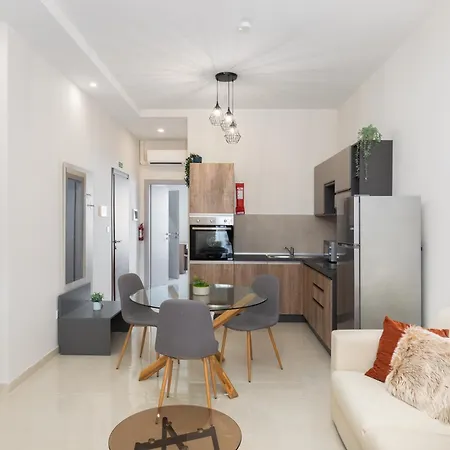 Modern 2Bd Apartment With Maltese Balcony & Back Yard - Close To St Julian'S & St Georges Bay & Sliema Promenade Gzira Exterior photo