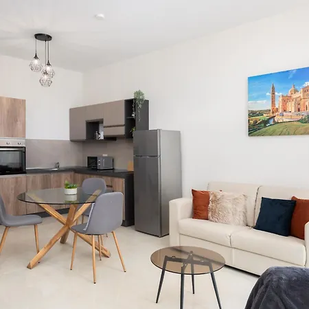 Modern 2Bd Apartment With Maltese Balcony & Back Yard - Close To St Julian'S & St Georges Bay & Sliema Promenade Gzira Exterior photo