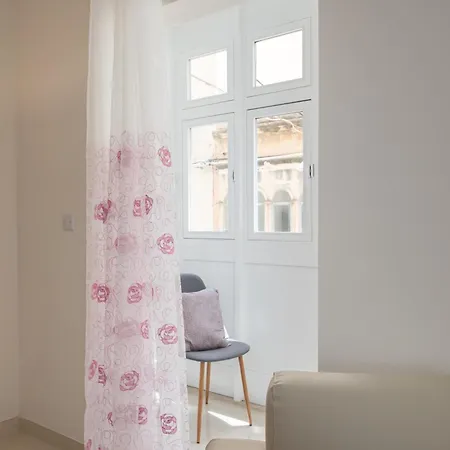 Modern 2Bd Apartment With Maltese Balcony & Back Yard - Close To St Julian'S & St Georges Bay & Sliema Promenade Gzira Exterior photo