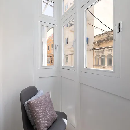 Modern 2Bd Apartment With Maltese Balcony & Back Yard - Close To St Julian'S & St Georges Bay & Sliema Promenade Gzira Exterior photo