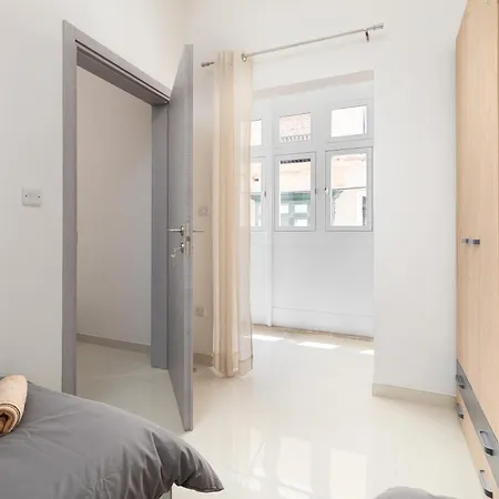 Modern 2Bd Apartment With Maltese Balcony & Back Yard - Close To St Julian'S & St Georges Bay & Sliema Promenade Gzira Exterior photo