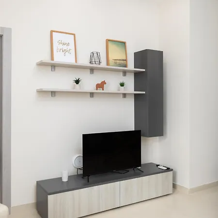Modern 2Bd Apartment With Maltese Balcony & Back Yard - Close To St Julian'S & St Georges Bay & Sliema Promenade Gzira Exterior photo